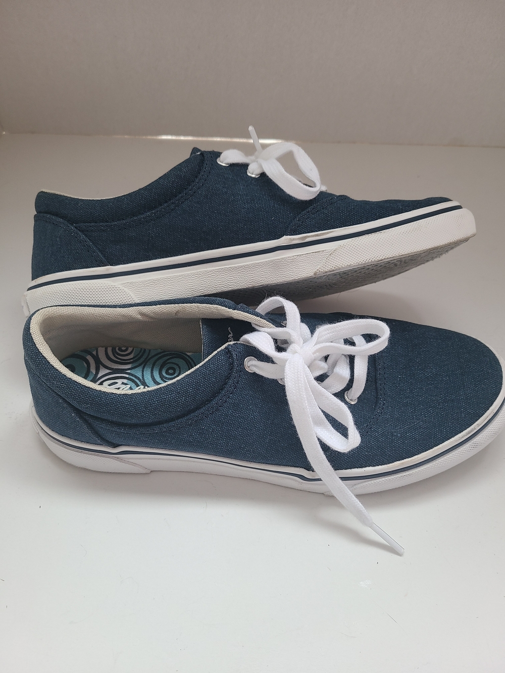 Eddie Bauer Navy Canvas Lace-Up Women's Sneakers with White Laces